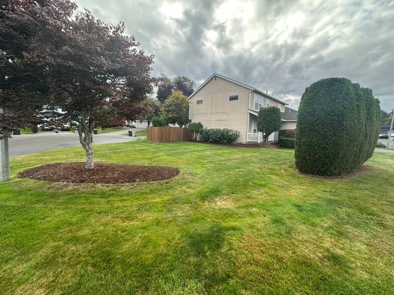 Sideyard - 22800 127th Ave SE