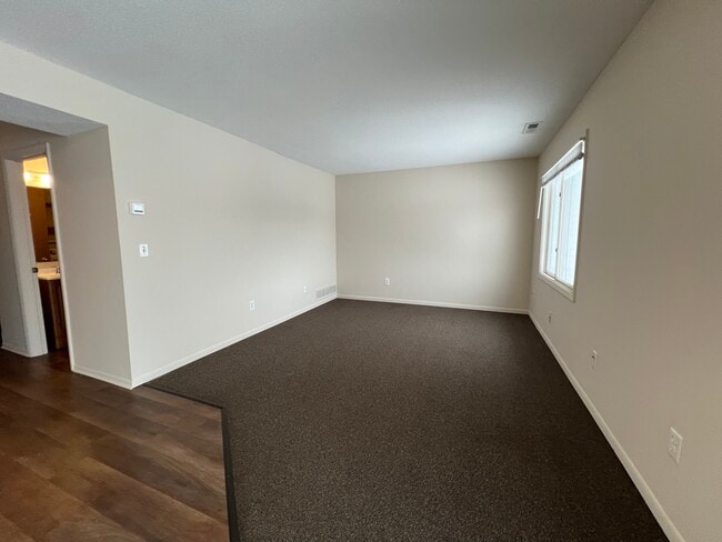 Building Photo - 611 E Burnsville Pkwy