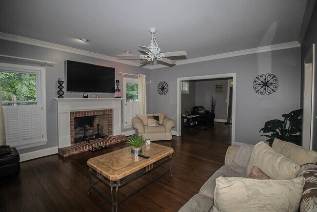 Building Photo - 4265 Deerwood Ln