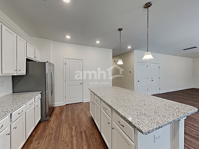 Building Photo - 1018 Bentley Pl