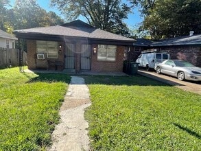 Building Photo - 2859 Nathan Ave