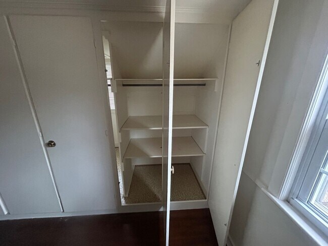 Building Photo - 939 Central Dr