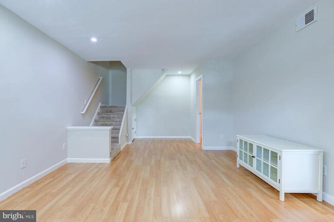 Building Photo - 7015 Ridge Ave