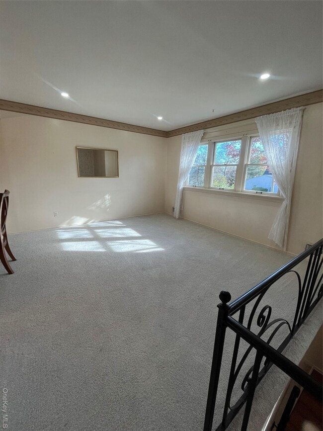 Building Photo - 27 Douglass St