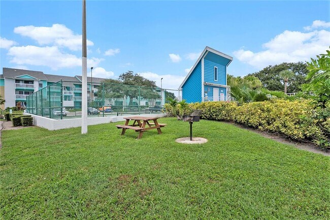 Building Photo - 455 Alt 19