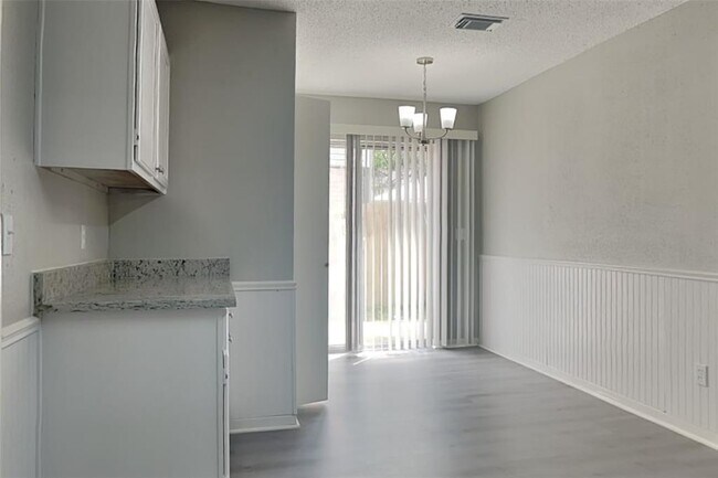 Building Photo - 9315 Silver Tip Dr