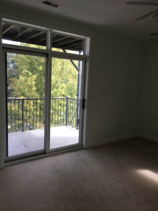 Master bedroom and the back bolcany - 6123 S Kimbark Ave