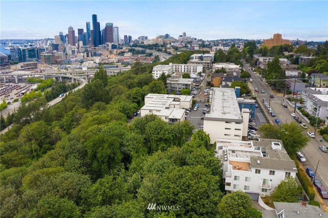 Aerial view - 1729 12th Ave S