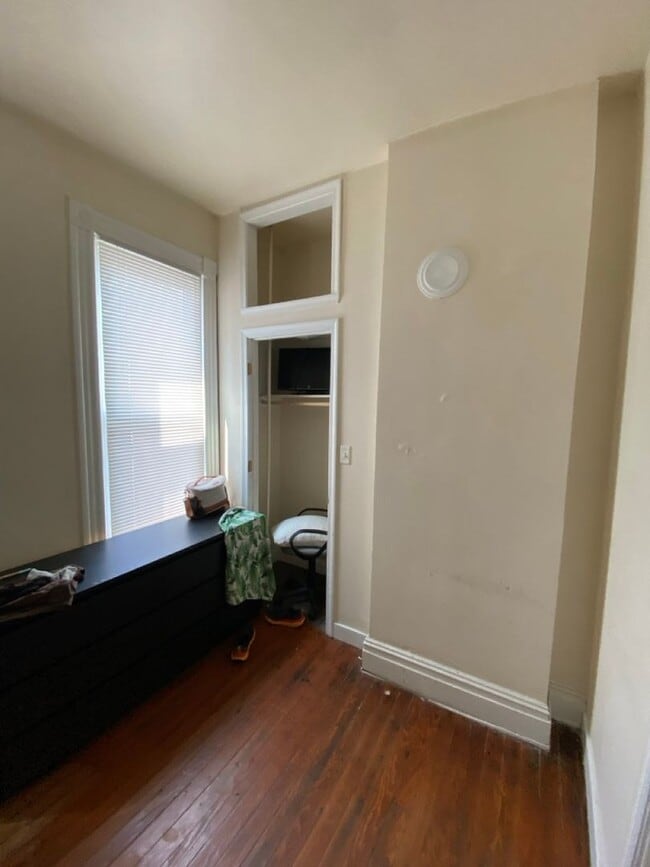 Building Photo - 312 S Pine St