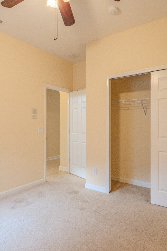 Building Photo - Spacious 5BR Home in Falcon Trace | 3-Car Garage | Screened Patio | Resort-Style Amenities Rent: ...