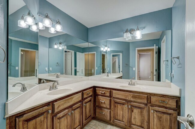 Building Photo - 4 Bedroom South Edmond Home For Rent