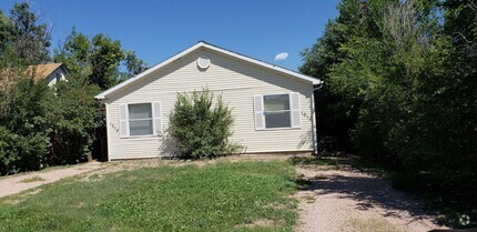 Building Photo - Beautiful 2 bedroom duplex For Rent on Cos...