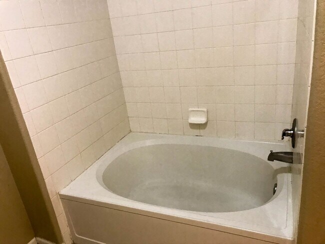 Building Photo - Beautifully Remodeled 3-Bed Condo in the Heart of Parker — Ground-Level, Stylish, and Steps From ...