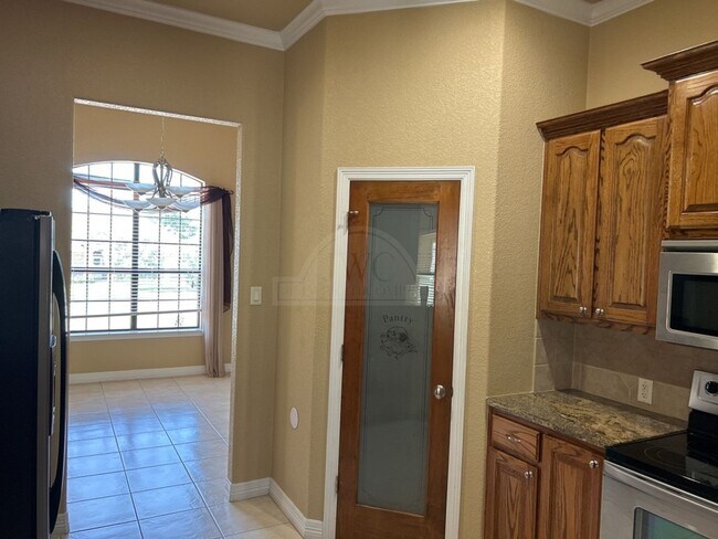 Building Photo - 203 Weeping Willow Ct