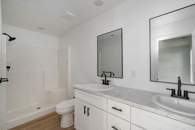 Building Photo - College students welcome! Brand new 3 bedr...