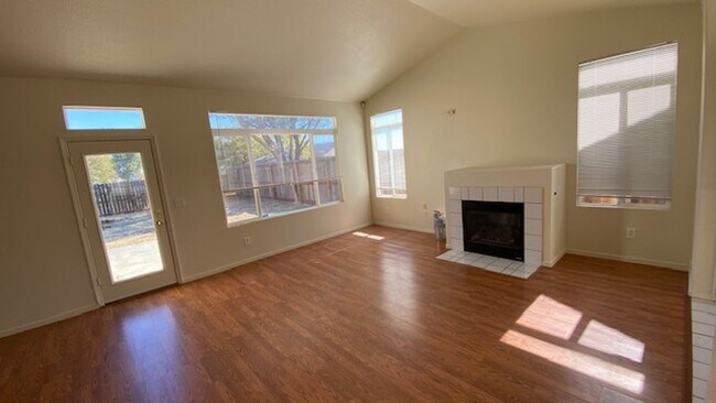 Building Photo - Rio Vista Single Story Home Available for Rent
