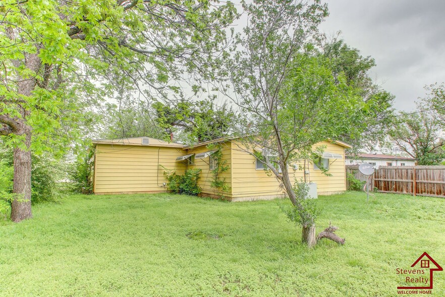 Building Photo - 1436 NW Ozmun Ave