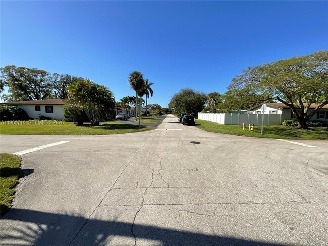 Building Photo - 2308 NW 3rd Ave