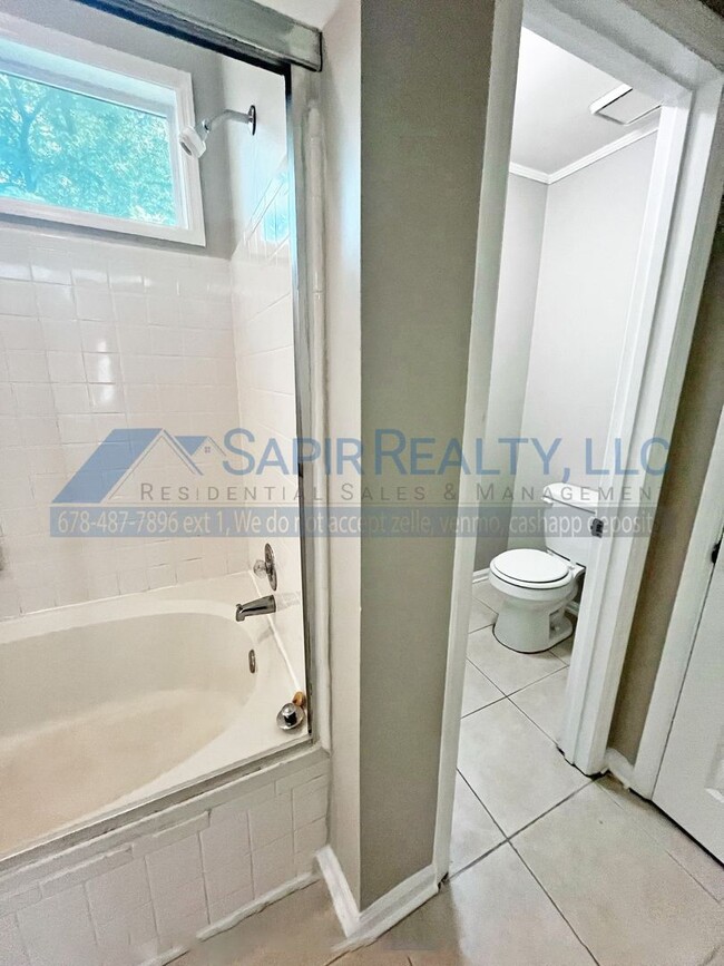 Building Photo - 4904 Fenbrook Ct