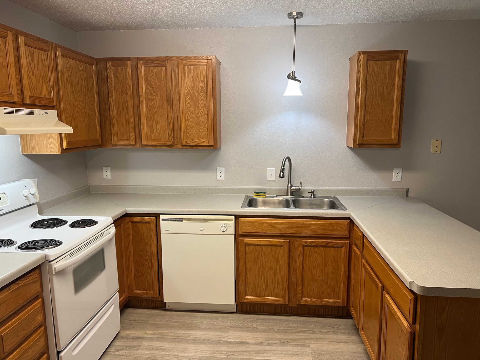 Building Photo - 431 Central AVE W