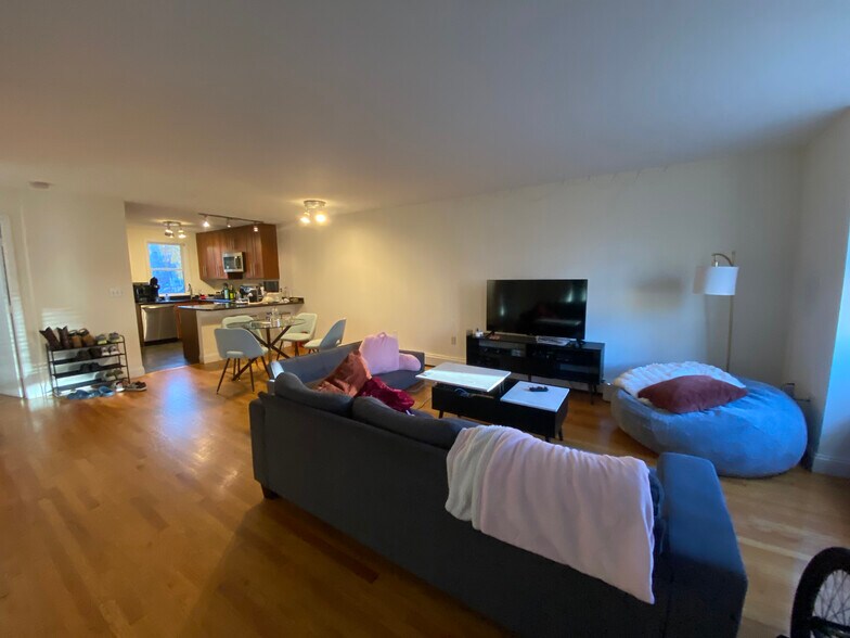 Building Photo - 1430 Tremont St