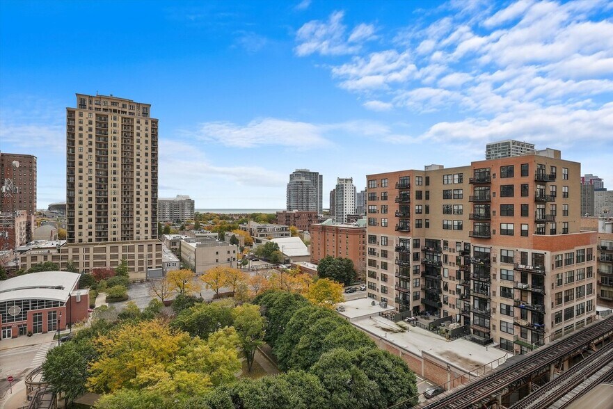 Building Photo - 5 E 14th Pl