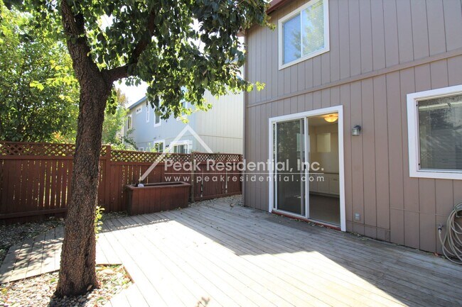 Building Photo - Very Nice 3bd/2.5ba Elk Grove House with 2 Car Garage!