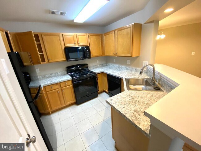 Building Photo - 18003 Cloppers Mill Terrace