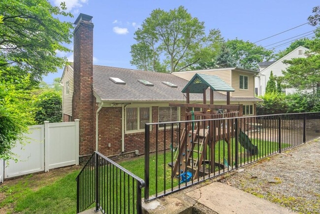 Building Photo - 44 Sandy Hollow Rd