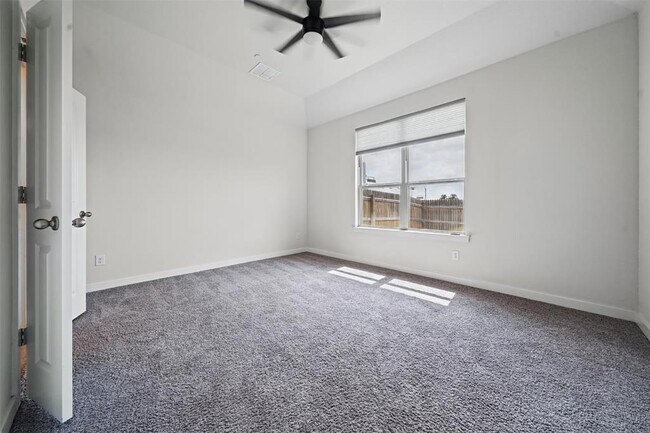 Building Photo - 2500 Forest Creek Dr
