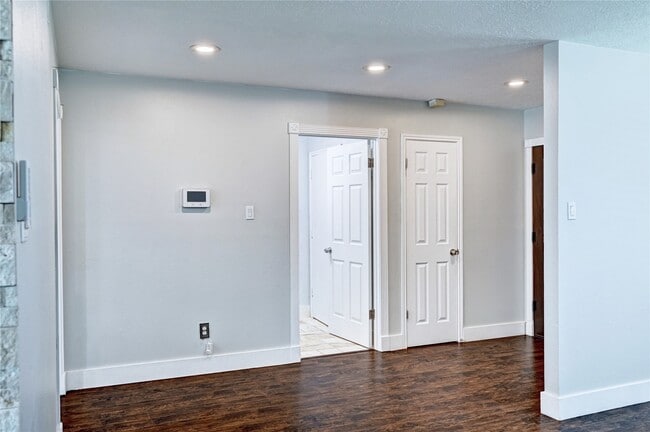 Building Photo - 5103 Temple Bell Dr