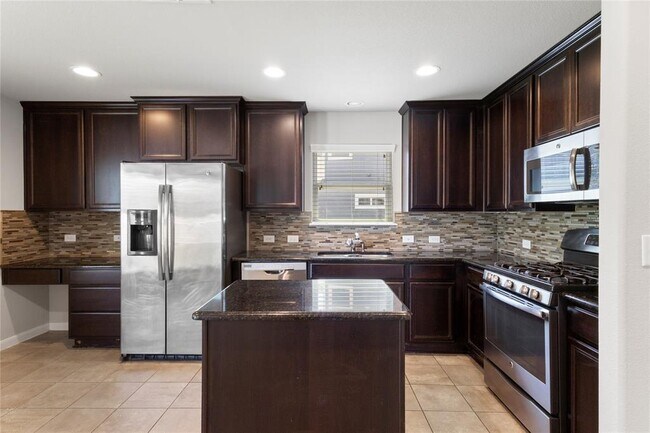 Building Photo - 505 Trinity Bend