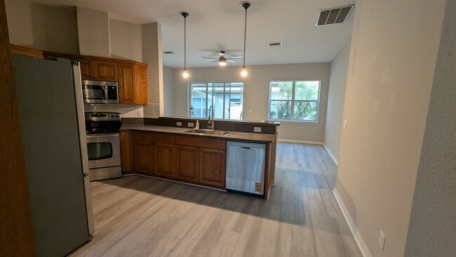 Building Photo - Beautiful 3/2 in Fiddlers Cove