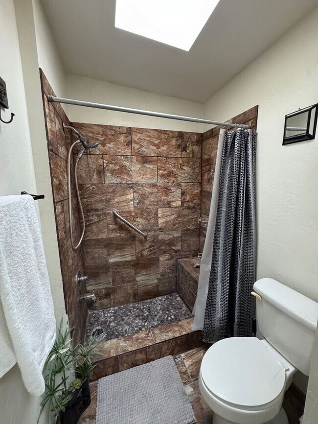 Building Photo - 4030 E Camino de la Bajada