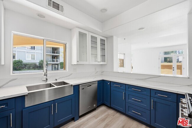 Building Photo - 2311 Schader Dr