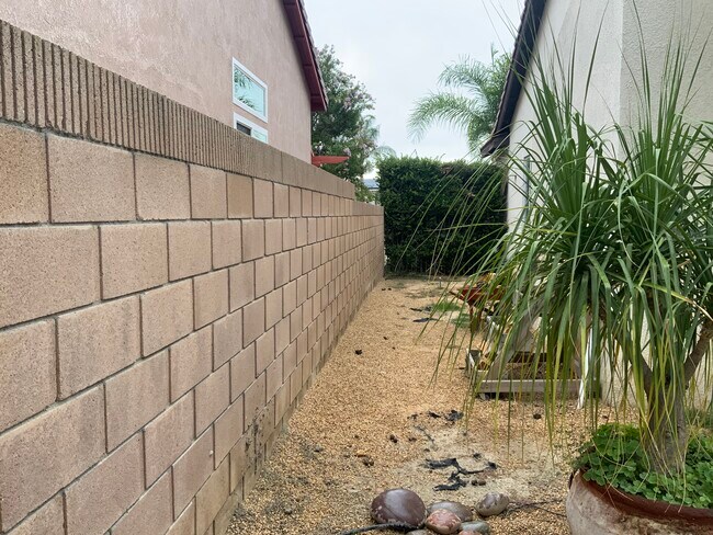 Building Photo - 942 Banbury Dr