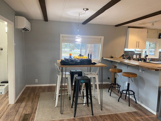 Building Photo - Cozy updated home in Crooked River Ranch o...