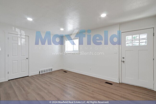 Building Photo - North Salt Lake 2 BD 1 BA Only $500 Deposi...