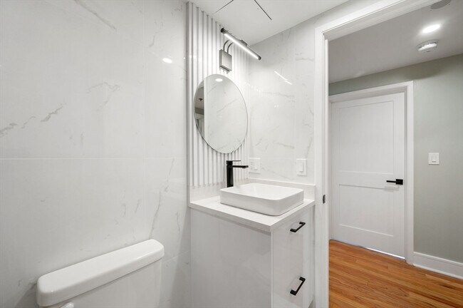 Building Photo - 75-83-83 Cambridge Pkwy