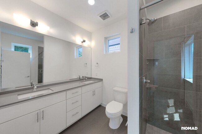 Building Photo - Charming 3BR House in East Austin - Pet Fr...