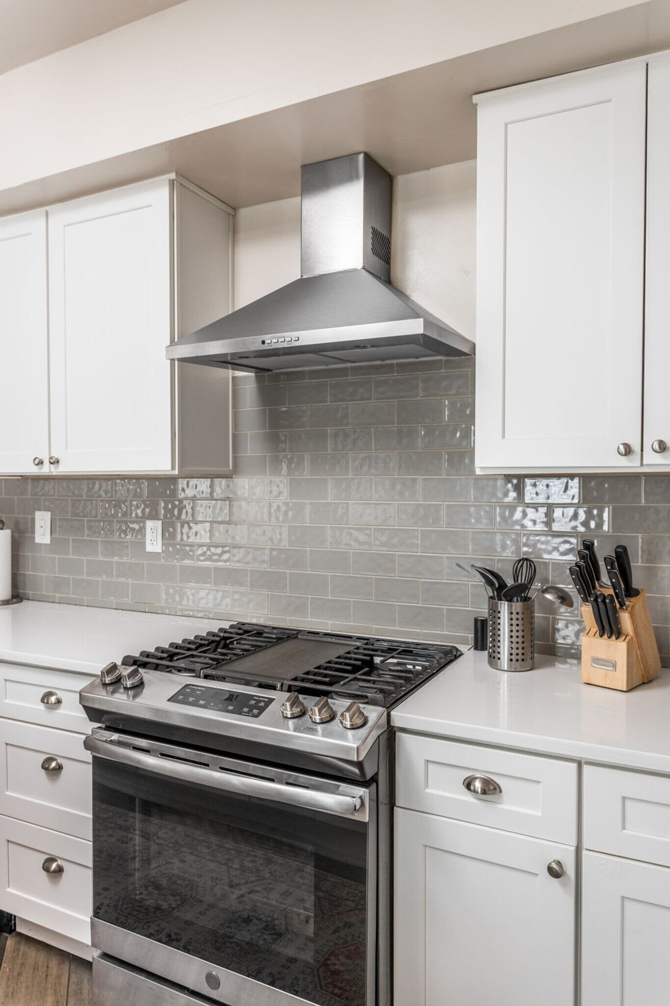 Building Photo - 373 E Morris St