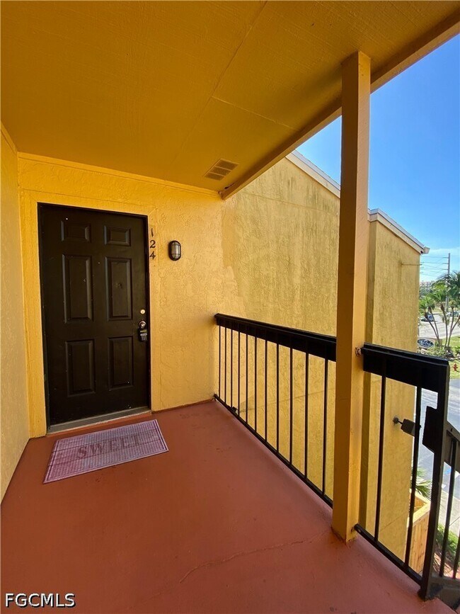 Building Photo - 2855 Winkler Ave