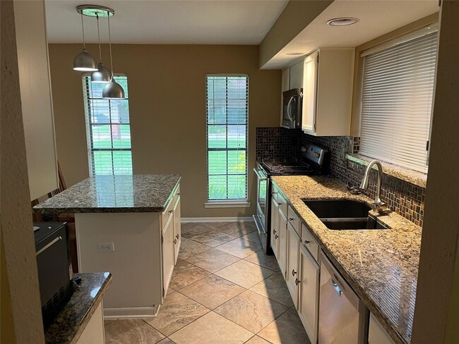 Building Photo - 25531 Chapel Ridge Ln