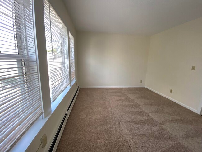 Building Photo - 133 Second St