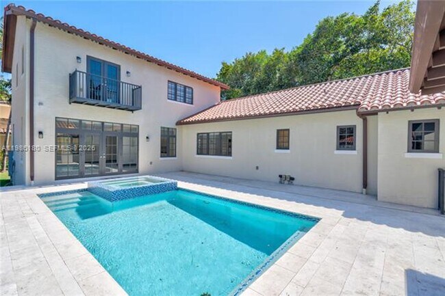 Building Photo - 519 Alhambra Cir