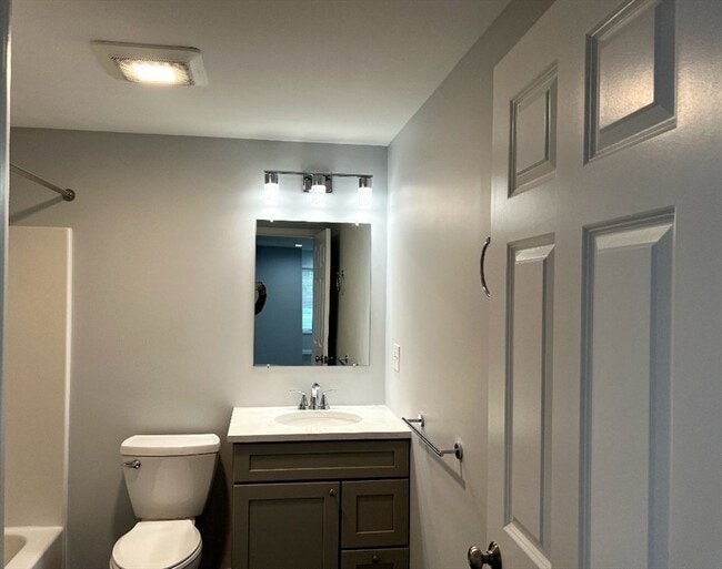 Building Photo - 108 Norton Ave