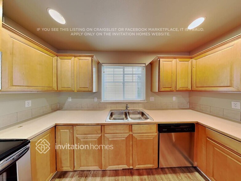 Building Photo - 11725 12th Pl W