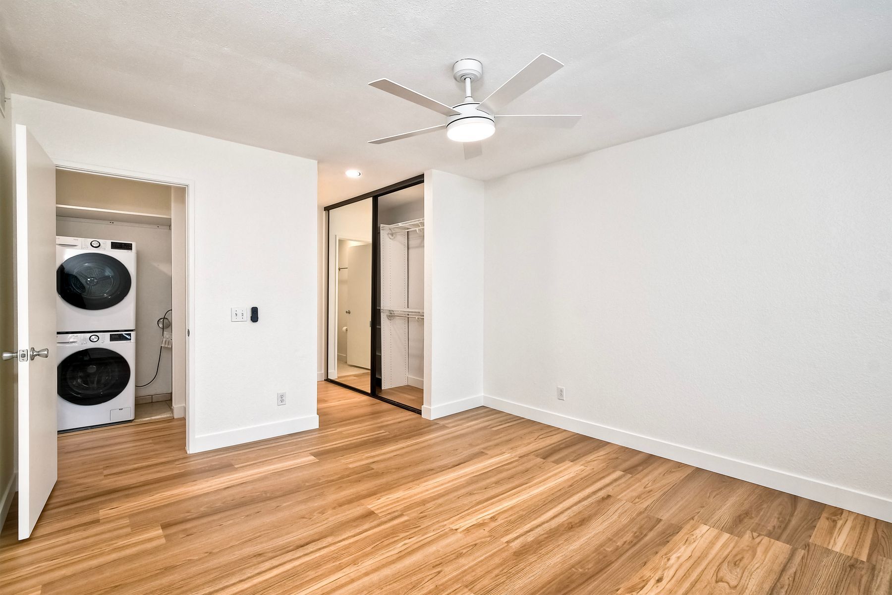 Building Photo - 10910 Summerdale Way
