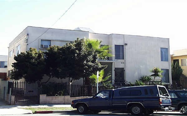 Primary Photo - 1948 Cheremoya Ave