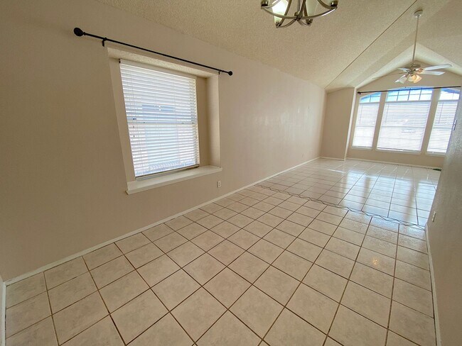 Building Photo - Northeast El Paso 4 bed with Refrig A/C